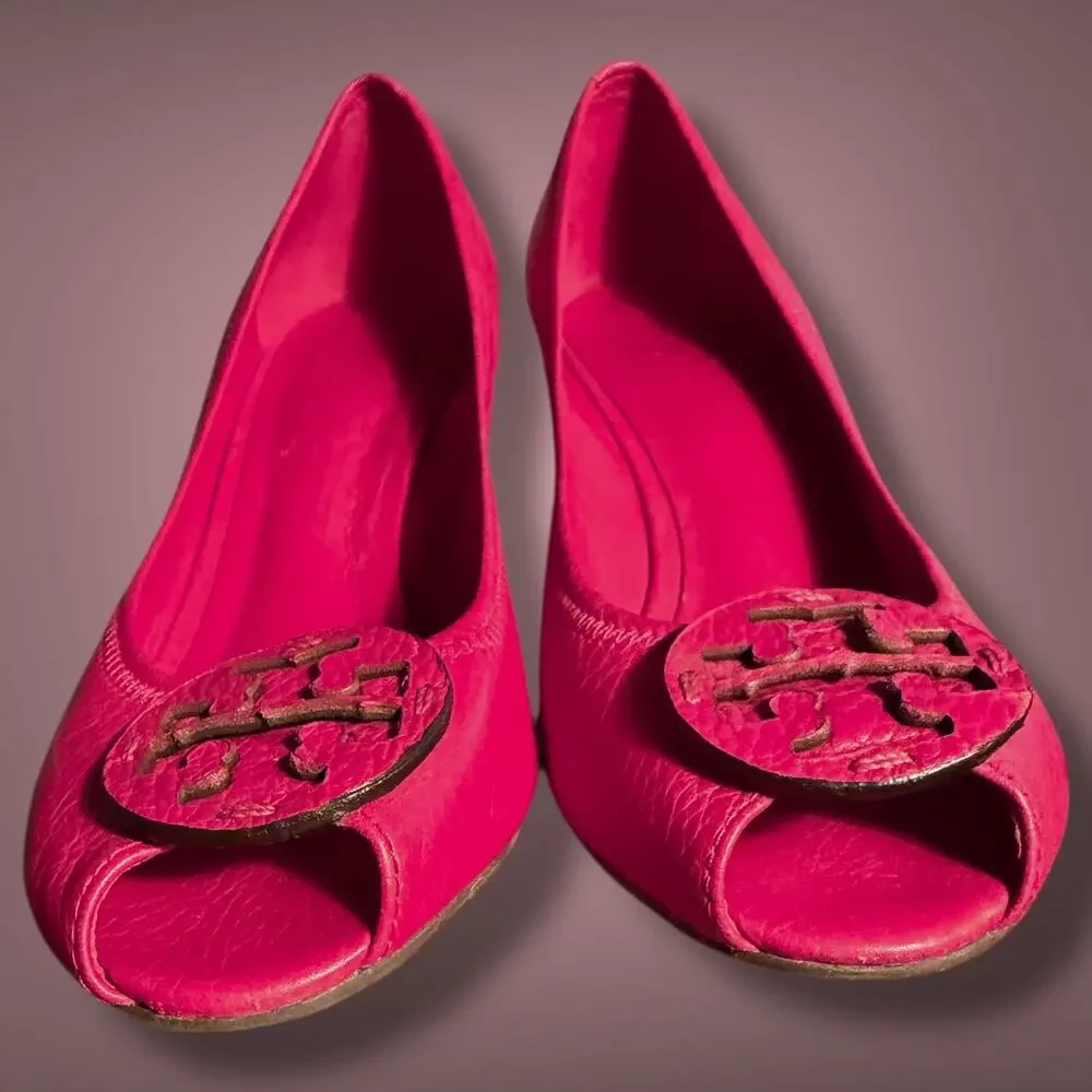Size 8 TORY BURCH Sally Peep Toe Pink Tumbled Leather Wedge Leather Logo Detail - Picture 7 of 13